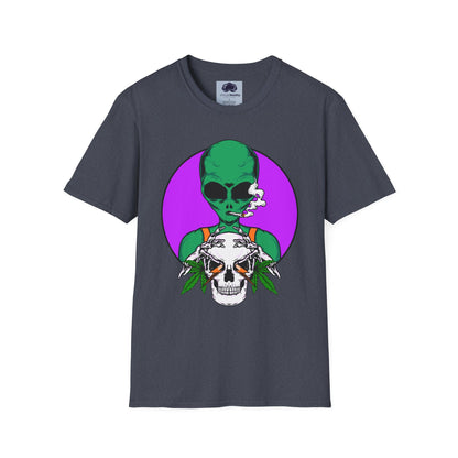 Alien Smoking - Unisex Softstyle T-Shirt - Trippy 420 Teeshirt - Psychedelic Mushrooms