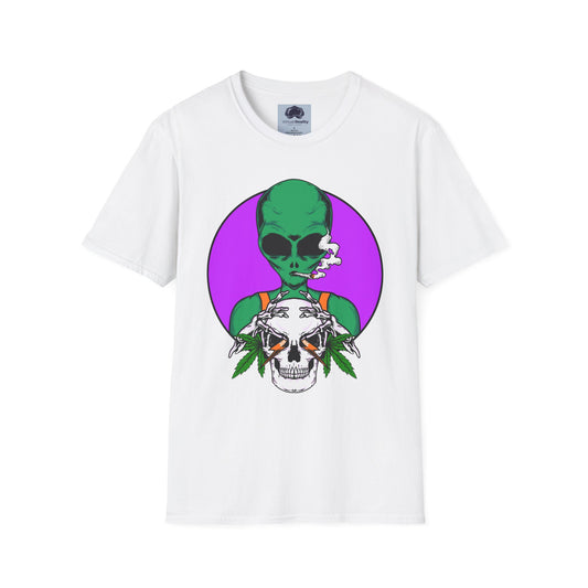 Alien Smoking - Unisex Softstyle T-Shirt - Trippy 420 Teeshirt - Psychedelic Mushrooms