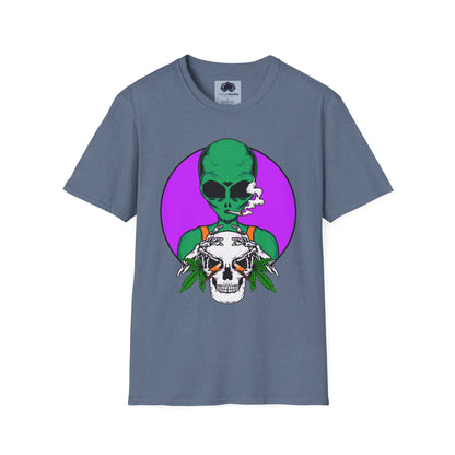 Alien Smoking - Unisex Softstyle T-Shirt - Trippy 420 Teeshirt - Psychedelic Mushrooms